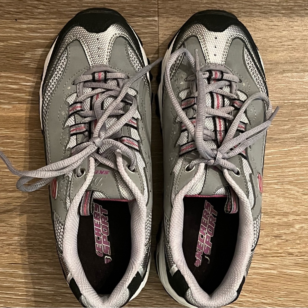 Skechers sneakers